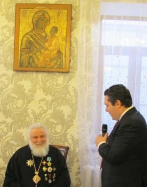 Наследник поздравляет митрополита Истринского